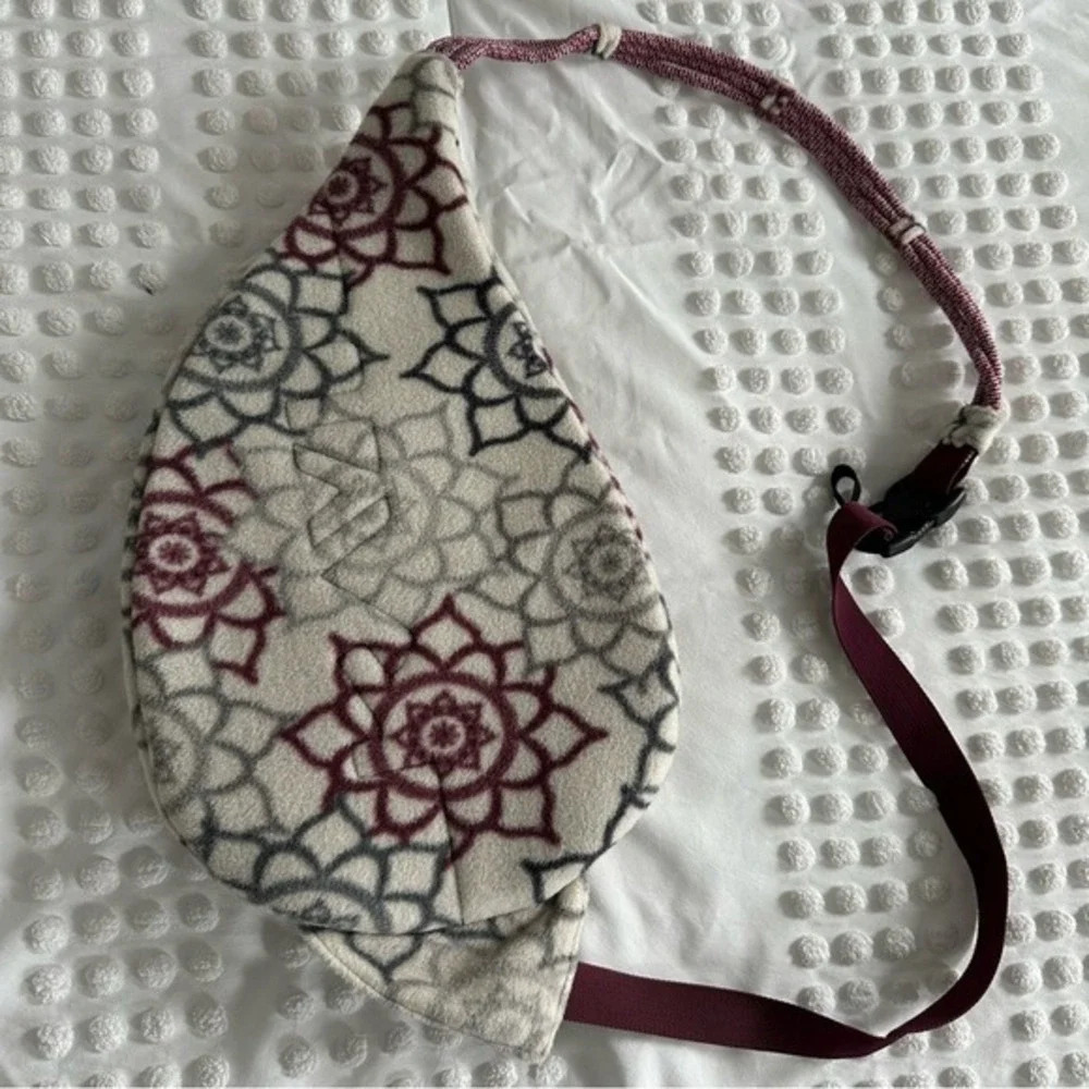 KAVU Rope Bag Fleece Sling Backpack‎ Unisex Cream Grey Burgundy Mandala Print